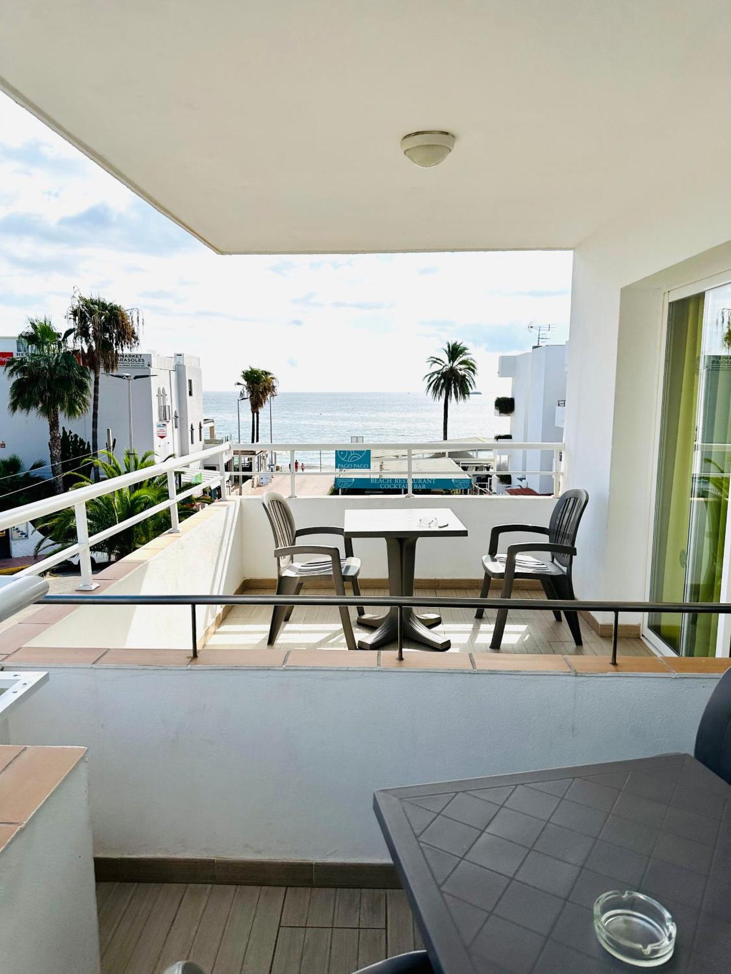 Apartamentos Jet - Adults Only Playa d'en Bossa Ngoại thất bức ảnh