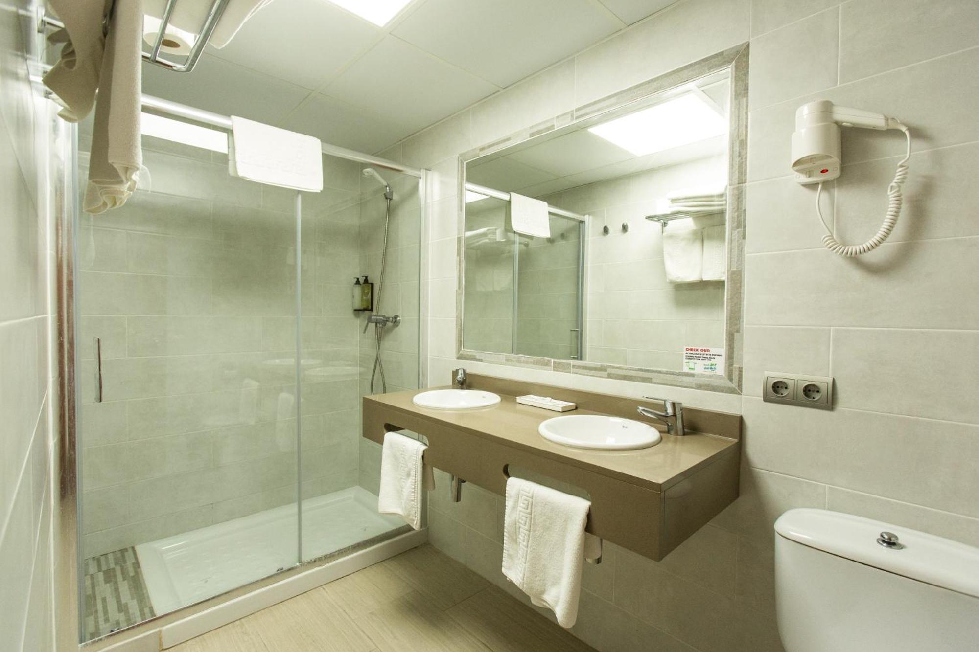 Apartamentos Jet - Adults Only Playa d'en Bossa Ngoại thất bức ảnh