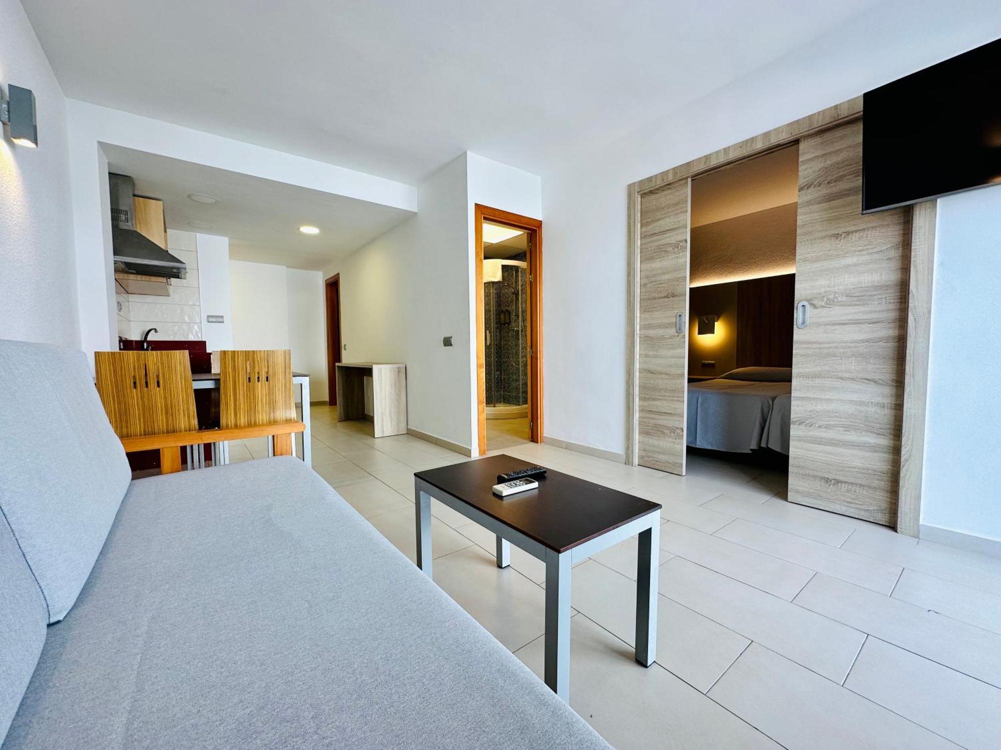 Apartamentos Jet - Adults Only Playa d'en Bossa Ngoại thất bức ảnh