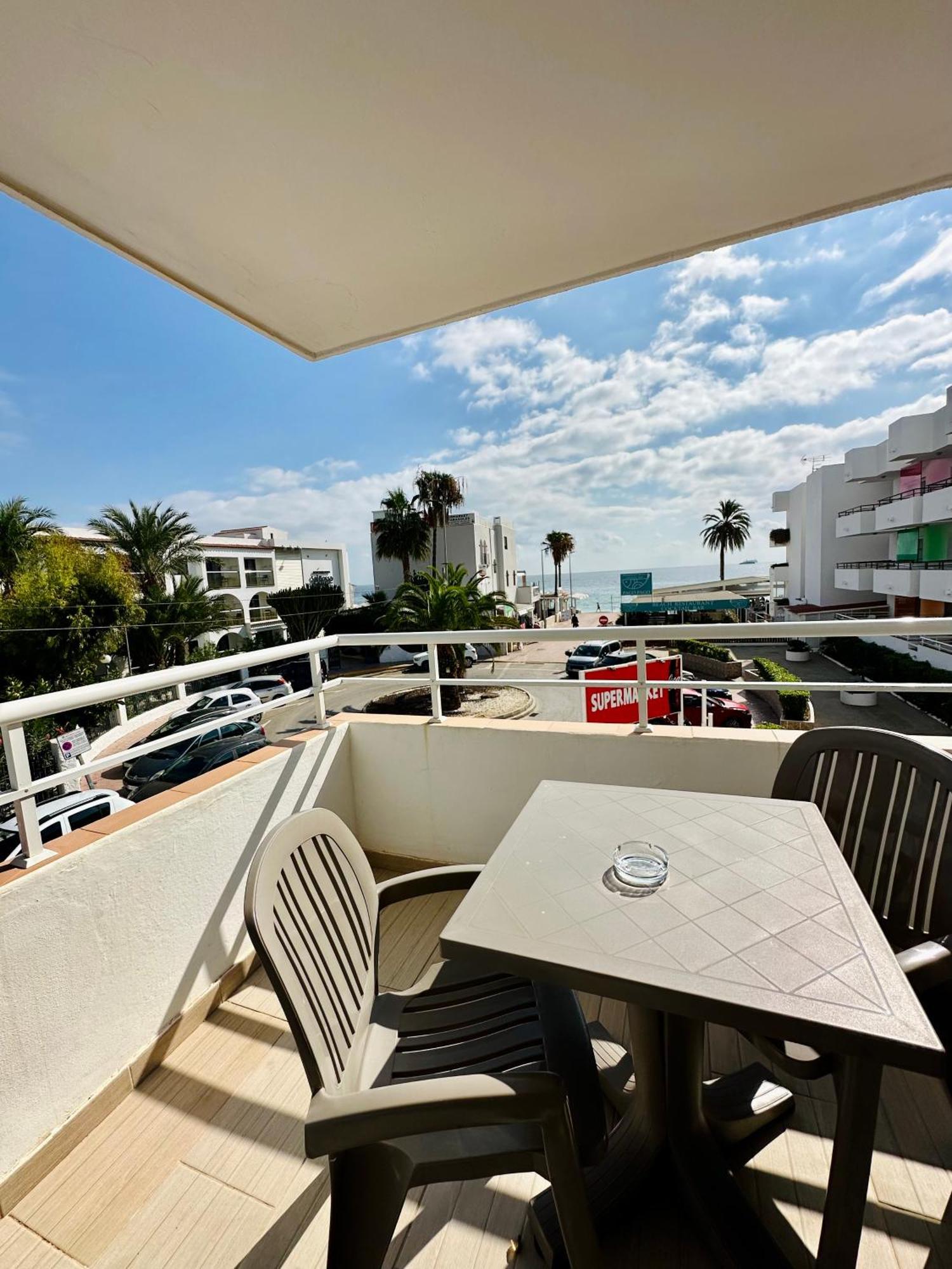 Apartamentos Jet - Adults Only Playa d'en Bossa Ngoại thất bức ảnh