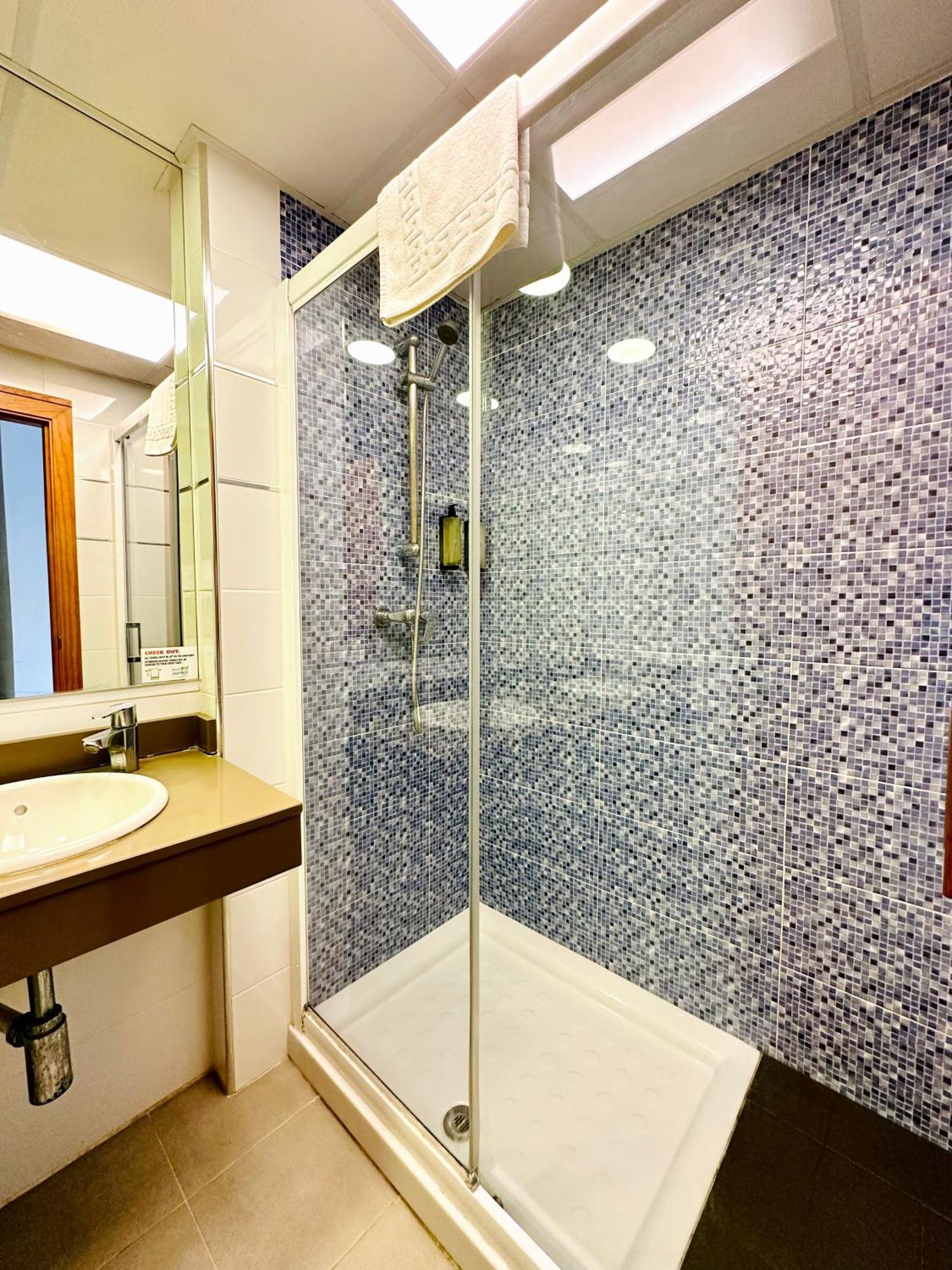 Apartamentos Jet - Adults Only Playa d'en Bossa Ngoại thất bức ảnh